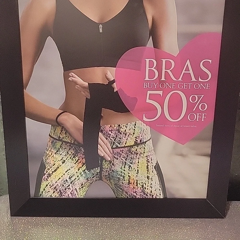 VS RARE Wall Picture/ Photo Display Poster Knock Out Bras! - Picture 2 of 8